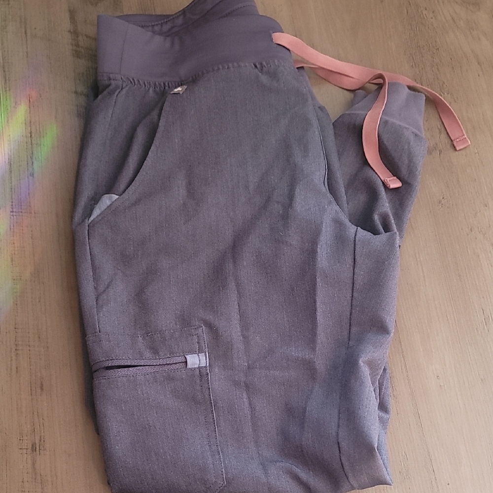 FIGS Scrub Pants In Heather DENIM